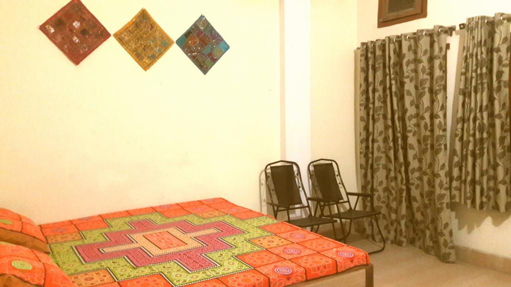 Bona Cafe Restaurant & Sala Guest House Varanasi Værelse billede