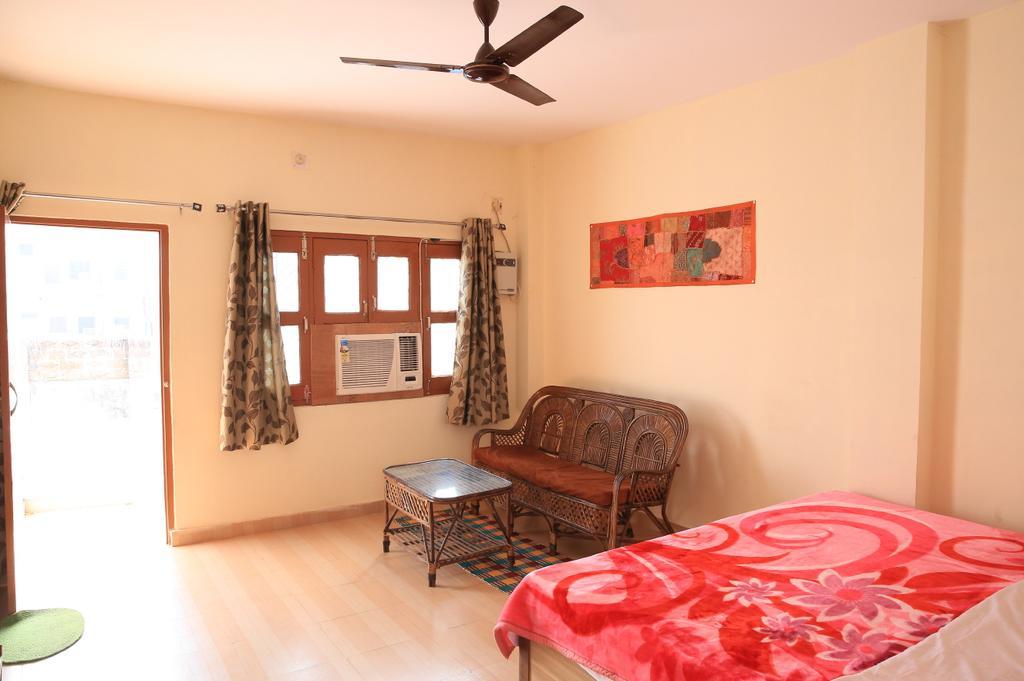 Bona Cafe Restaurant & Sala Guest House Varanasi Værelse billede